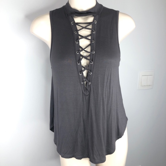 Charlotte Russe Tops - NWT CHARLOTTE RUSSE grey tie up front sleeveless S